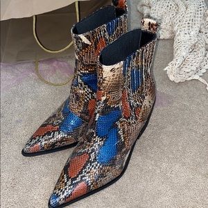 Lulus western style boots